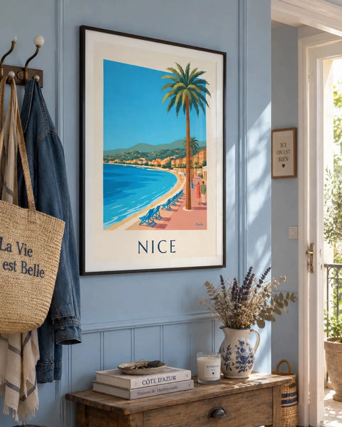 Affiches Nice : affiche de la collection encadrée dans un intérieur
