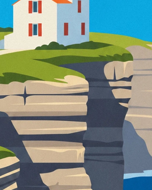 La maison blanche aux volets rouges au bord de la falaise aux strates de flysch