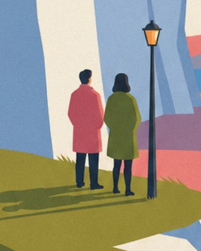 Les 2 promeneurs de dos en manteaux rouge et vert près d’un lampadaire allumé