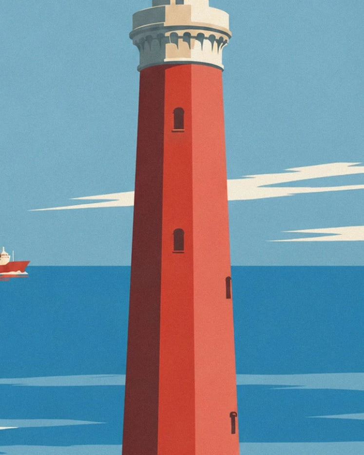 Le phare rouge du Risban et sa couronne blanche sur fond de mer bleue