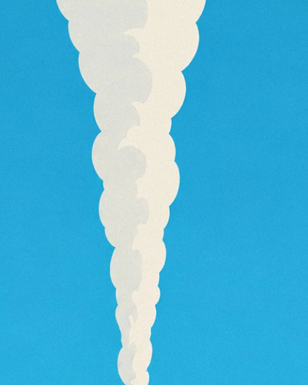 Le panache de fumée blanche qui s'élève dans un ciel bleu éclatant
