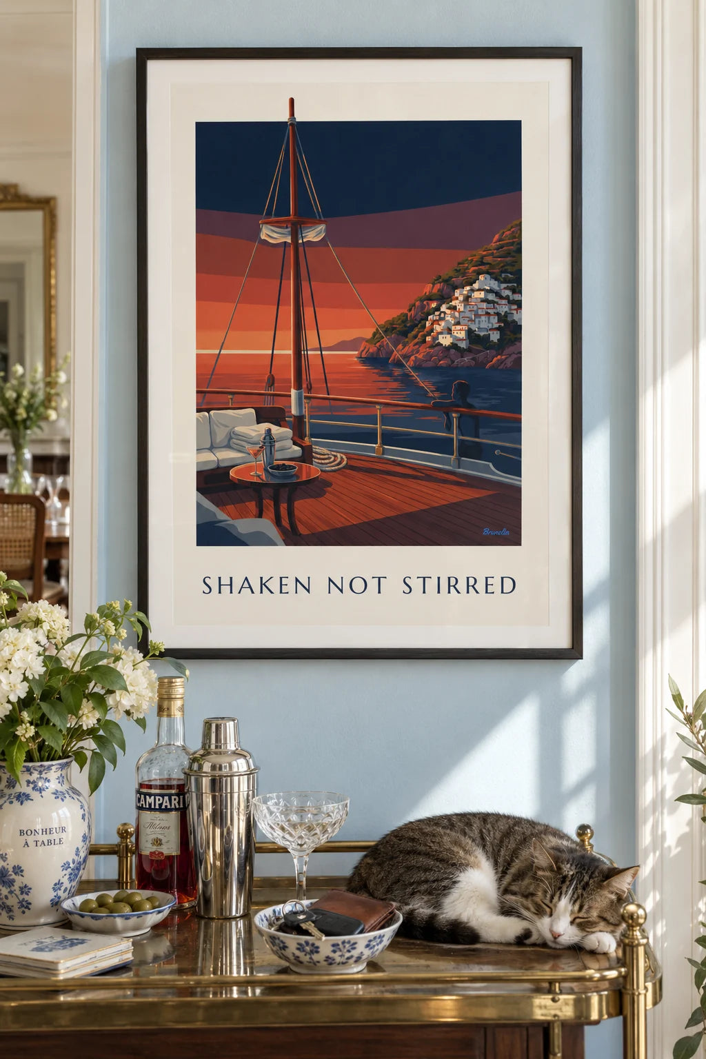 Mise en situation de Affiche shaker et verre à martini sur le pont d'un voilier
