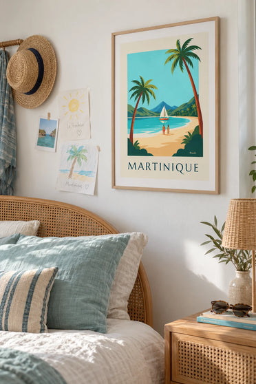 Affiche voilier dans une anse de Martinique et montagne Pelée : encadrée au mur